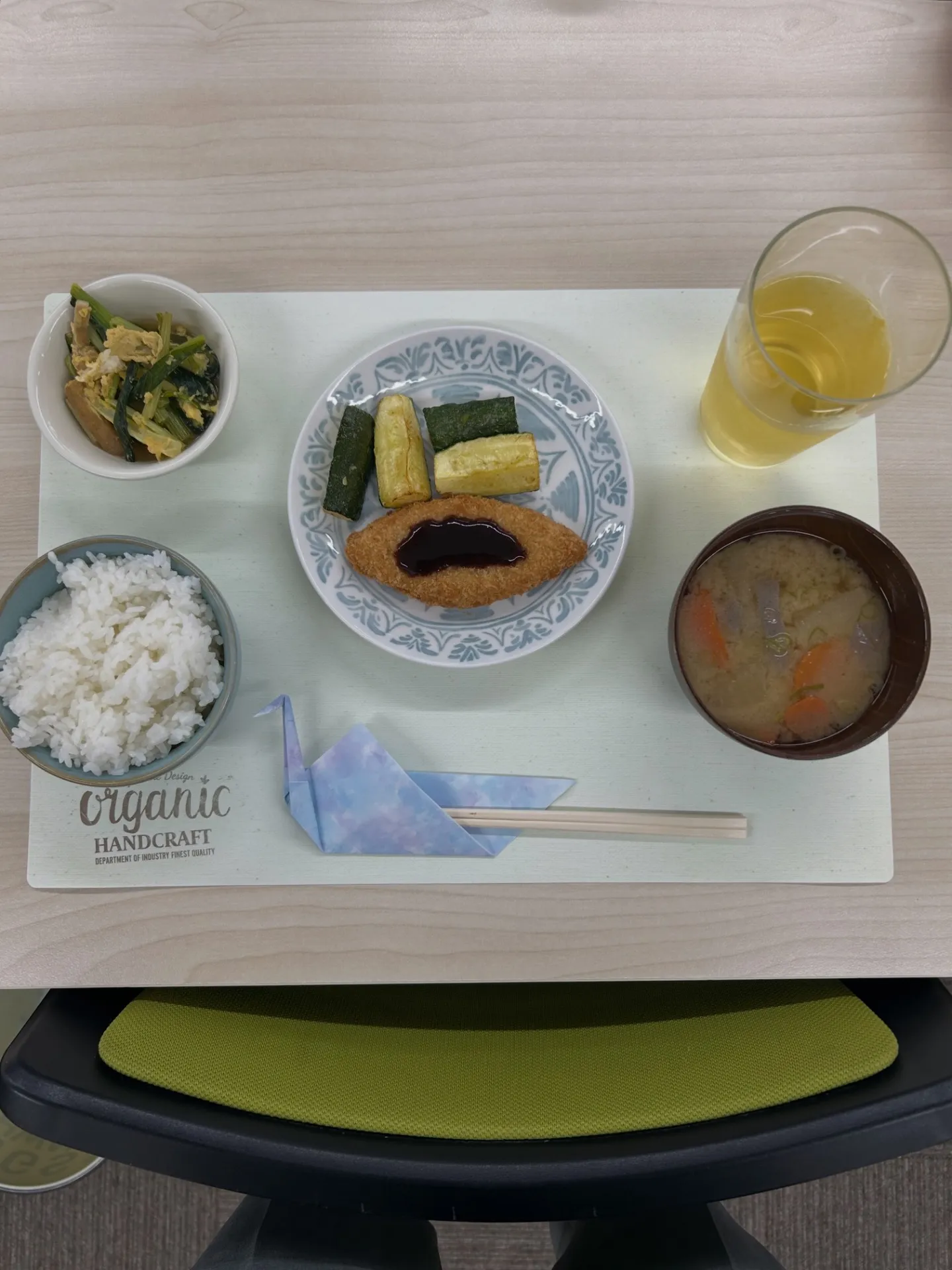 本日のランチサーモンフライとズッキーニフライ